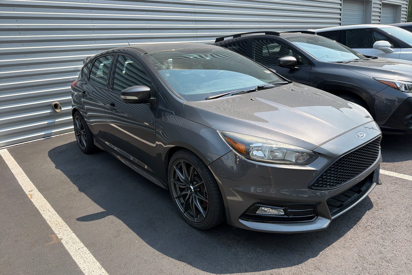 Used 2016 Magnetic Ford ST image 2