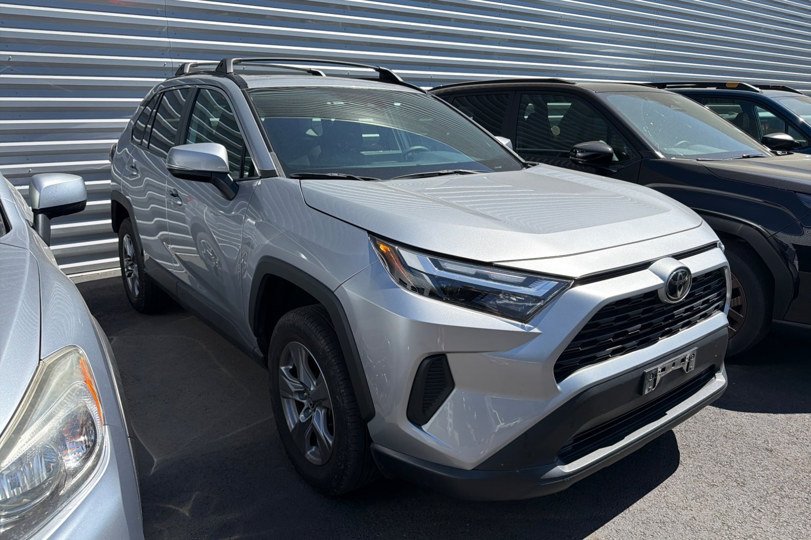 Used 2022 Silver Toyota XLE image 2