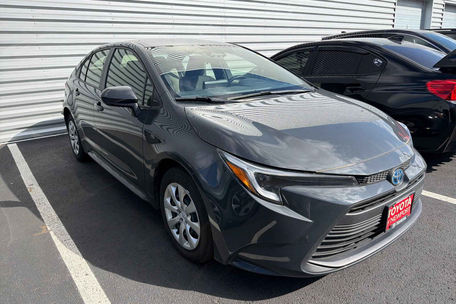 Used 2025  Toyota LE image 2