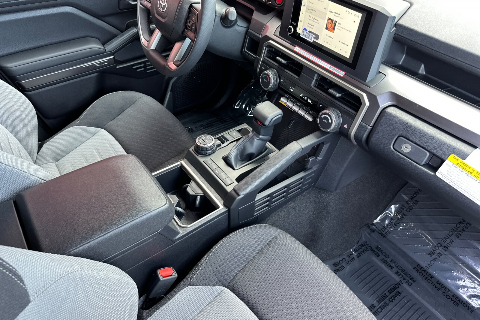 2025 Toyota 4Runner TRD Off-Road photo 13