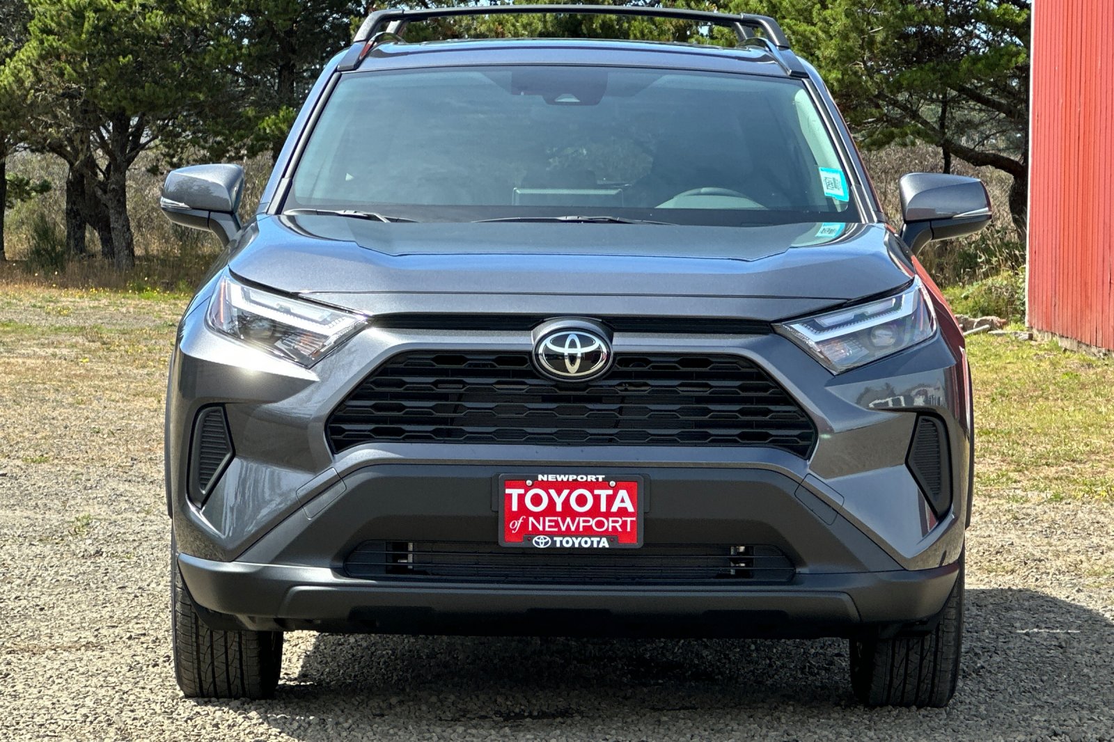 2025 Toyota RAV4 XLE photo 2