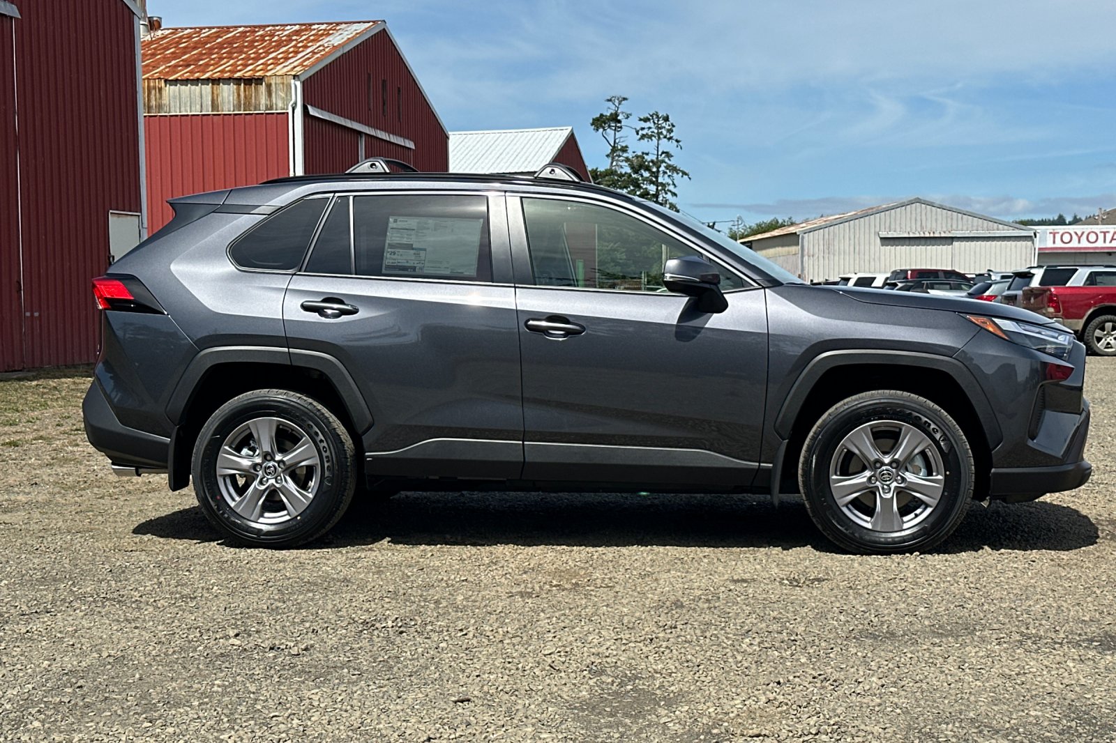 2025 Toyota RAV4 XLE photo 3