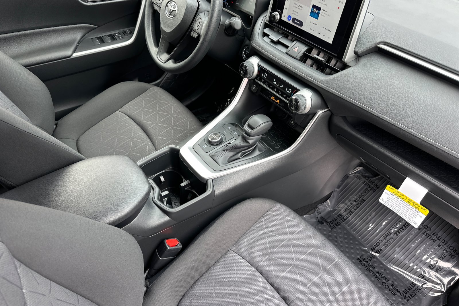 2025 Toyota RAV4 Hybrid XLE photo 12