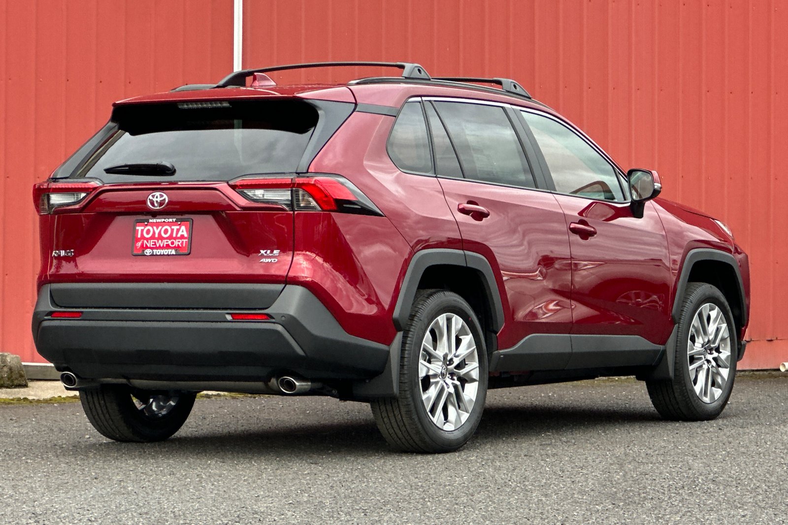 2025 Toyota RAV4 XLE Premium photo 4