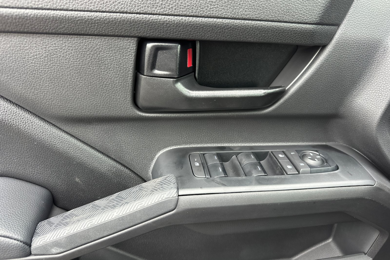 2025 Toyota Tacoma SR5 Double Cab photo 7