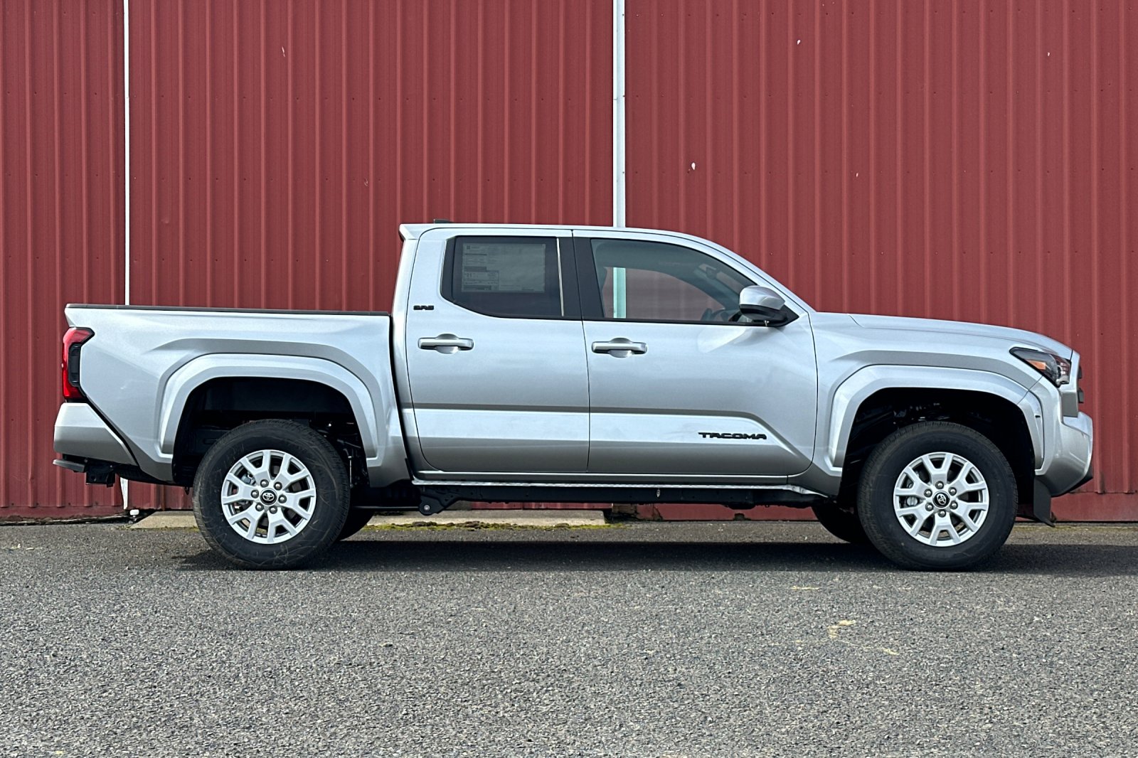 2025 Toyota Tacoma SR5 Double Cab photo 3