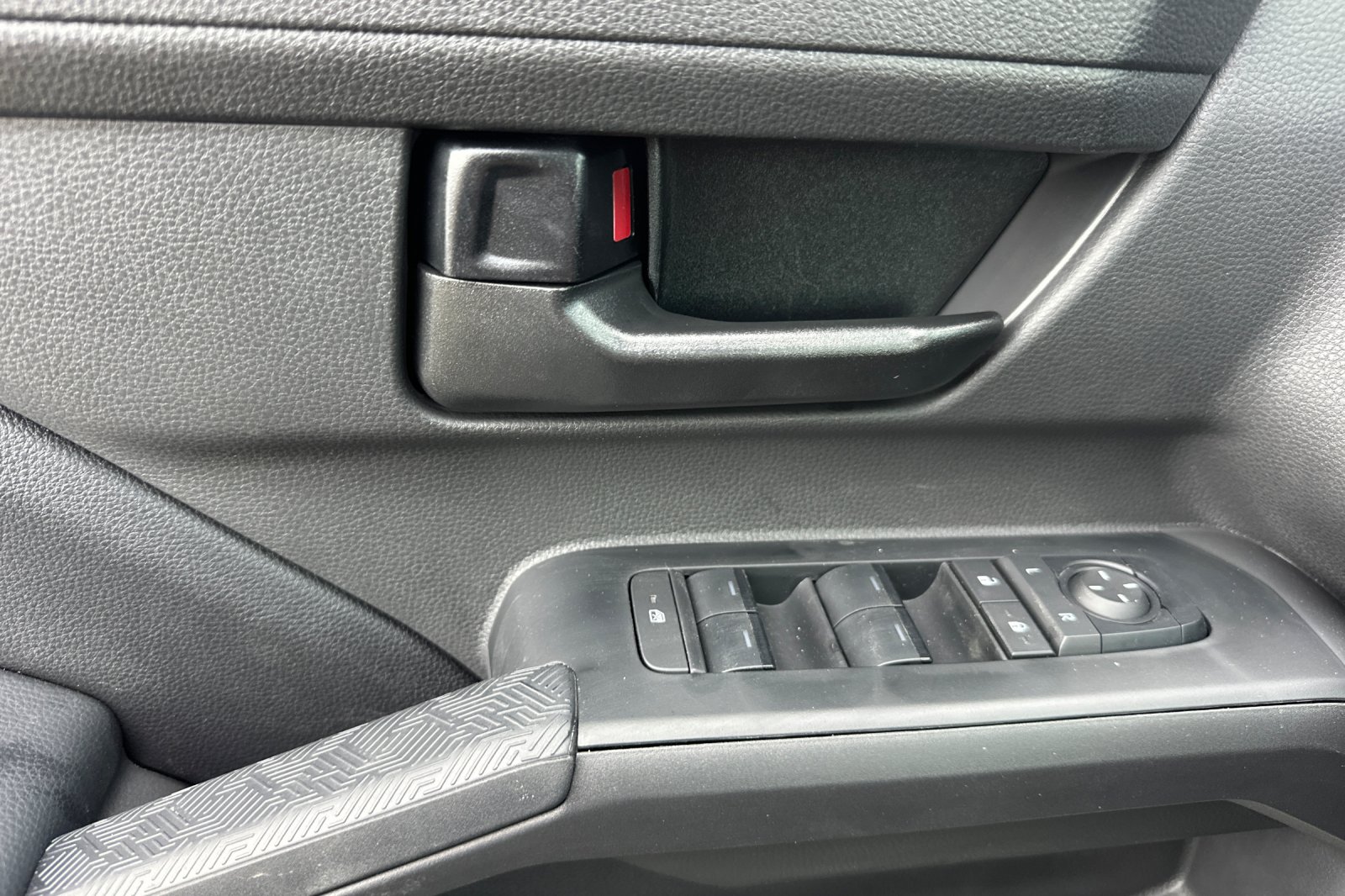 2025 Toyota Tacoma SR5 Double Cab photo 7
