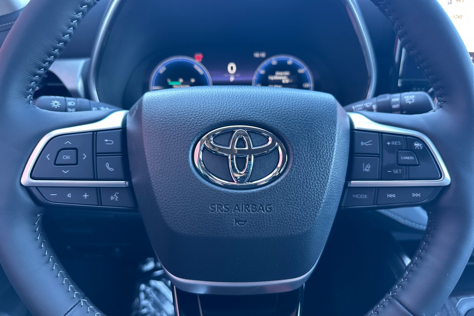 2025 Toyota Highlander Hybrid Platinum photo 19