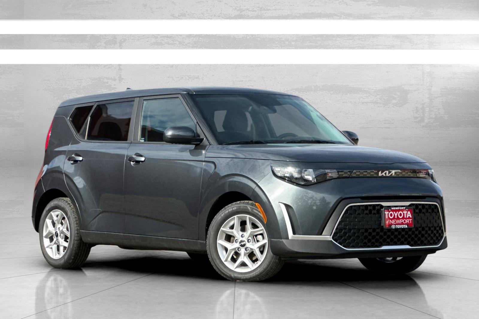 2023 Kia Soul LX's photo