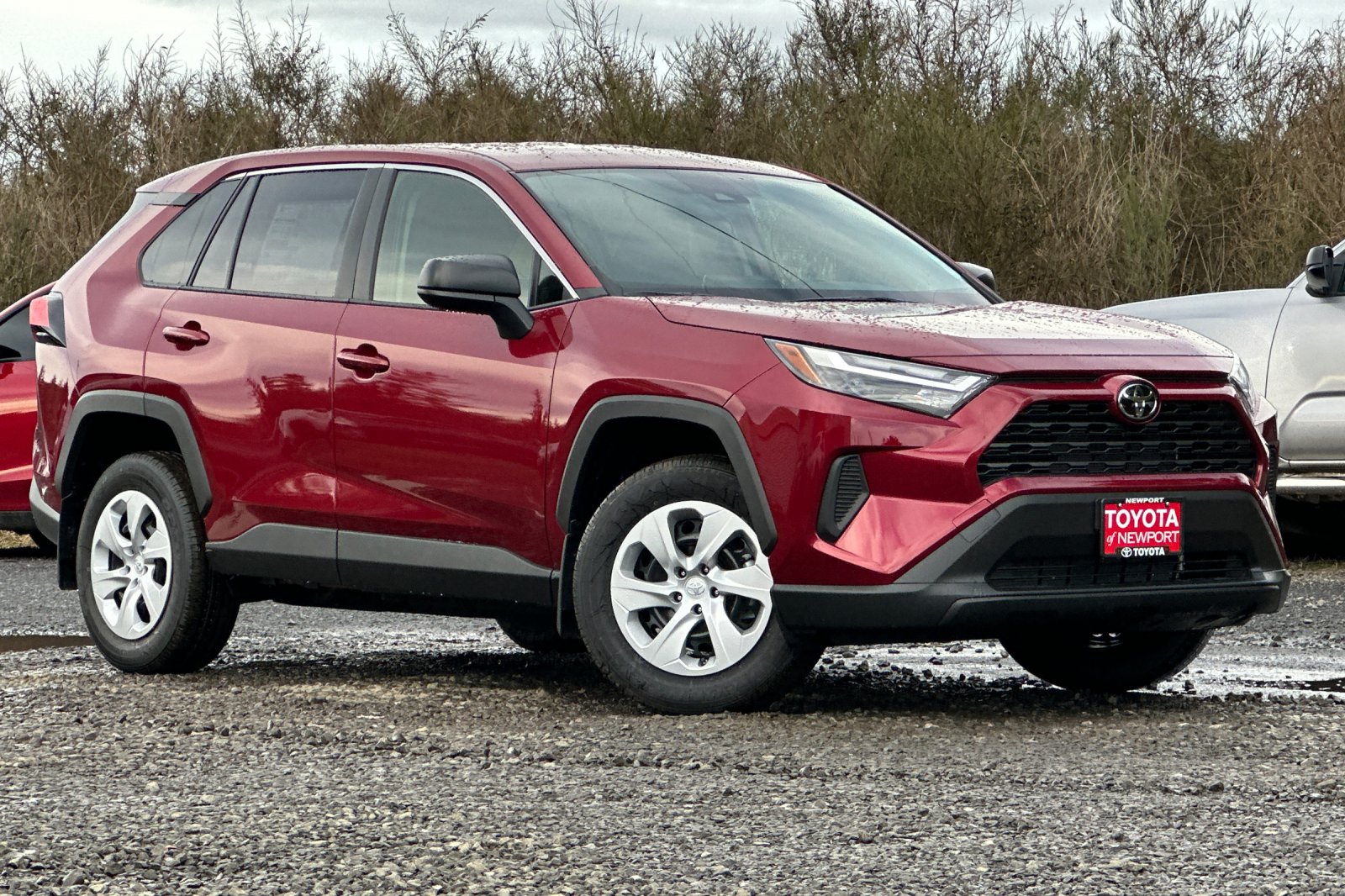2025 Toyota RAV4 LE's photo