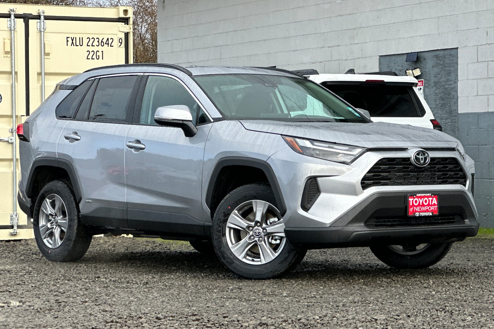 2025 Toyota RAV4 XLE's photo