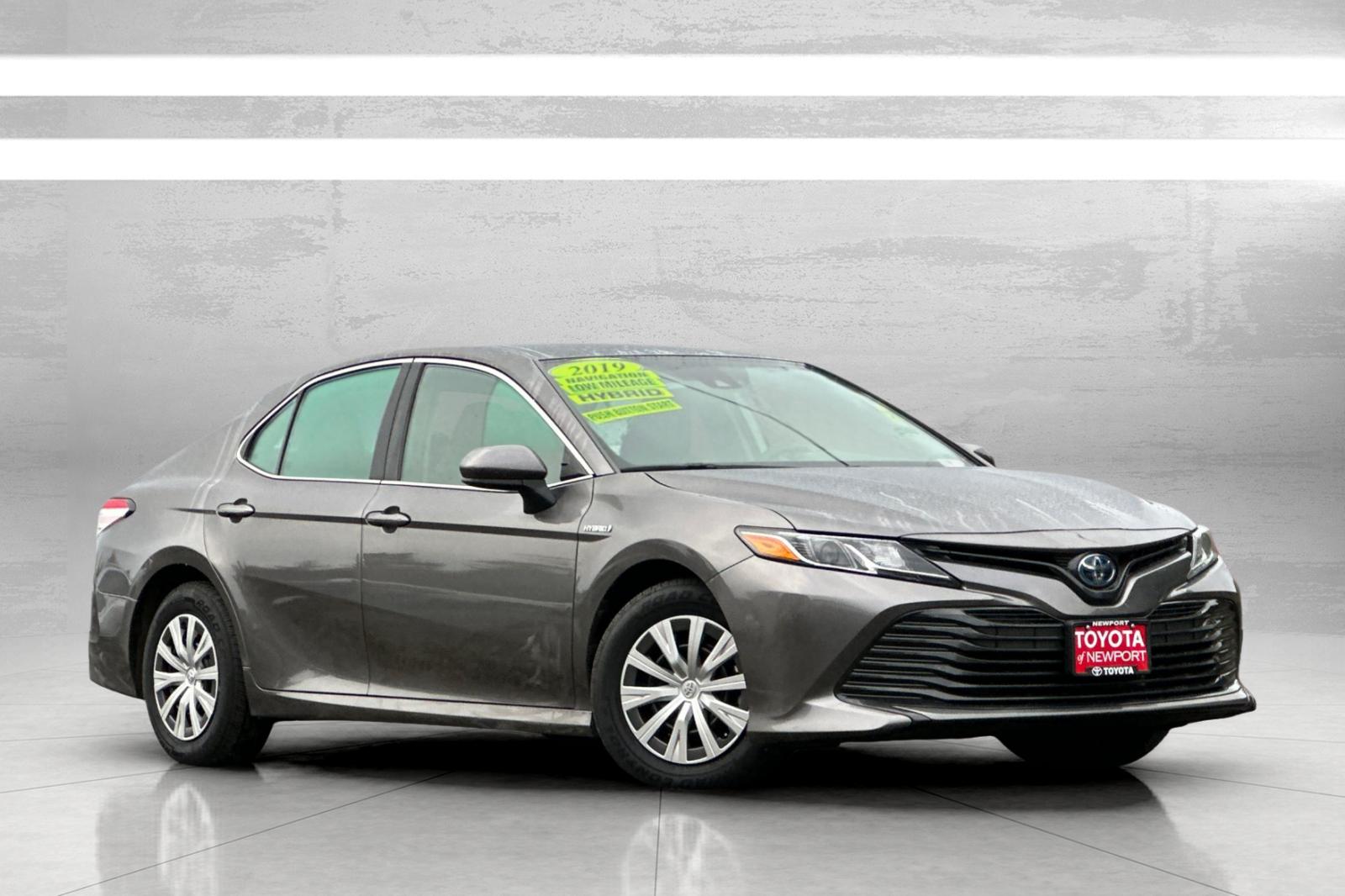 2019 Toyota Camry LE's photo