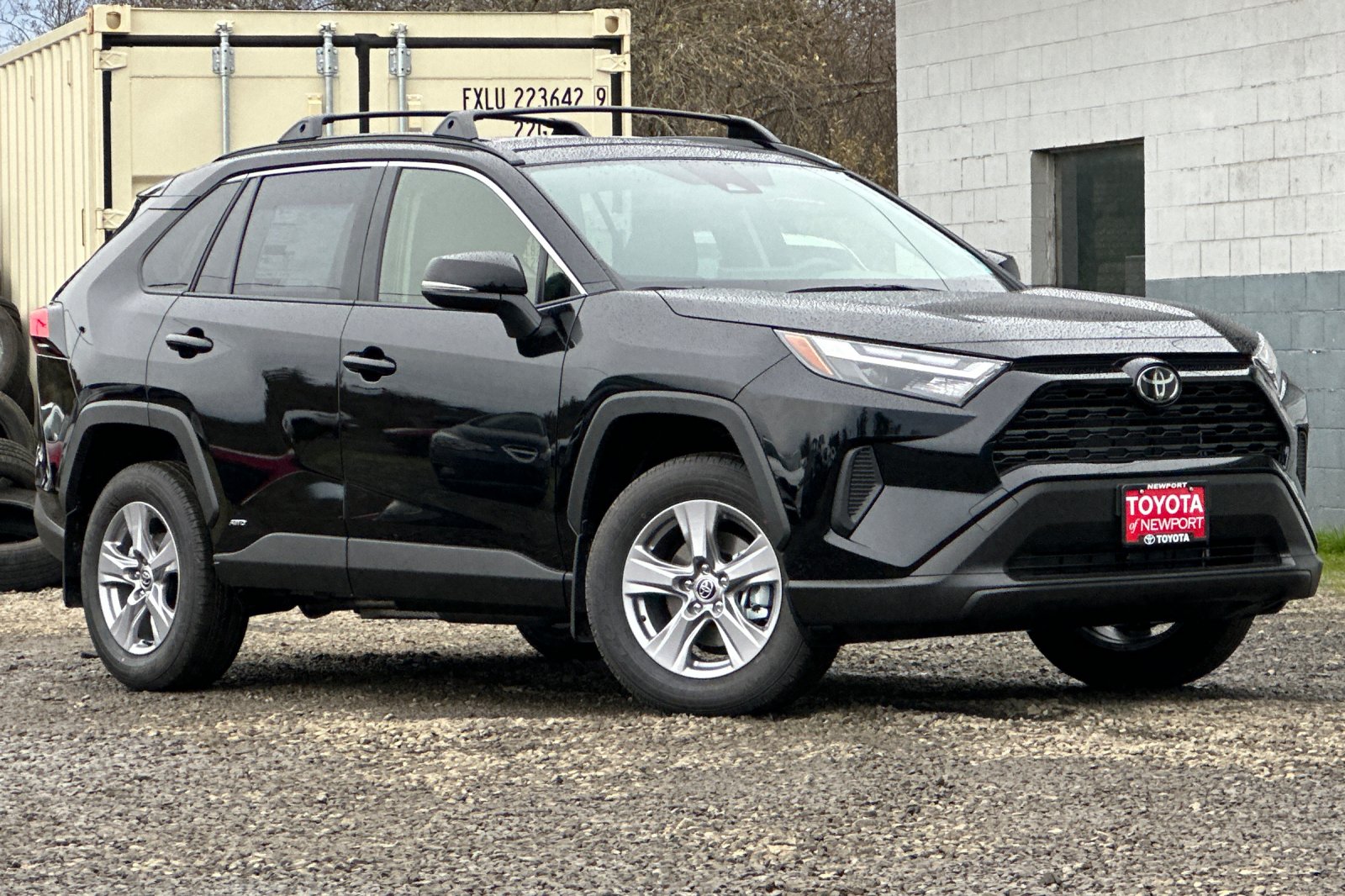 2025 Toyota RAV4 XLE's photo