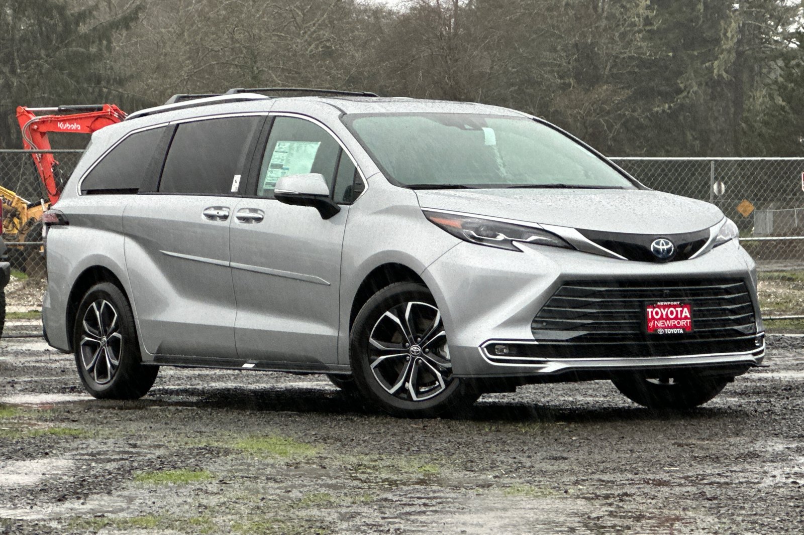 2025 Toyota Sienna Platinum's photo