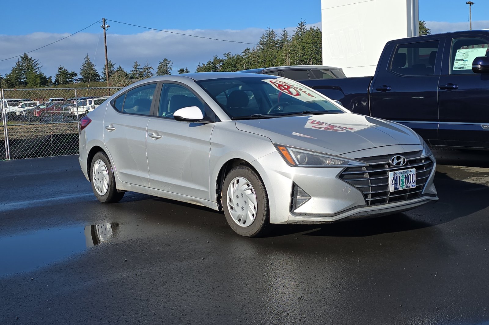 2019 Hyundai Elantra SE's photo