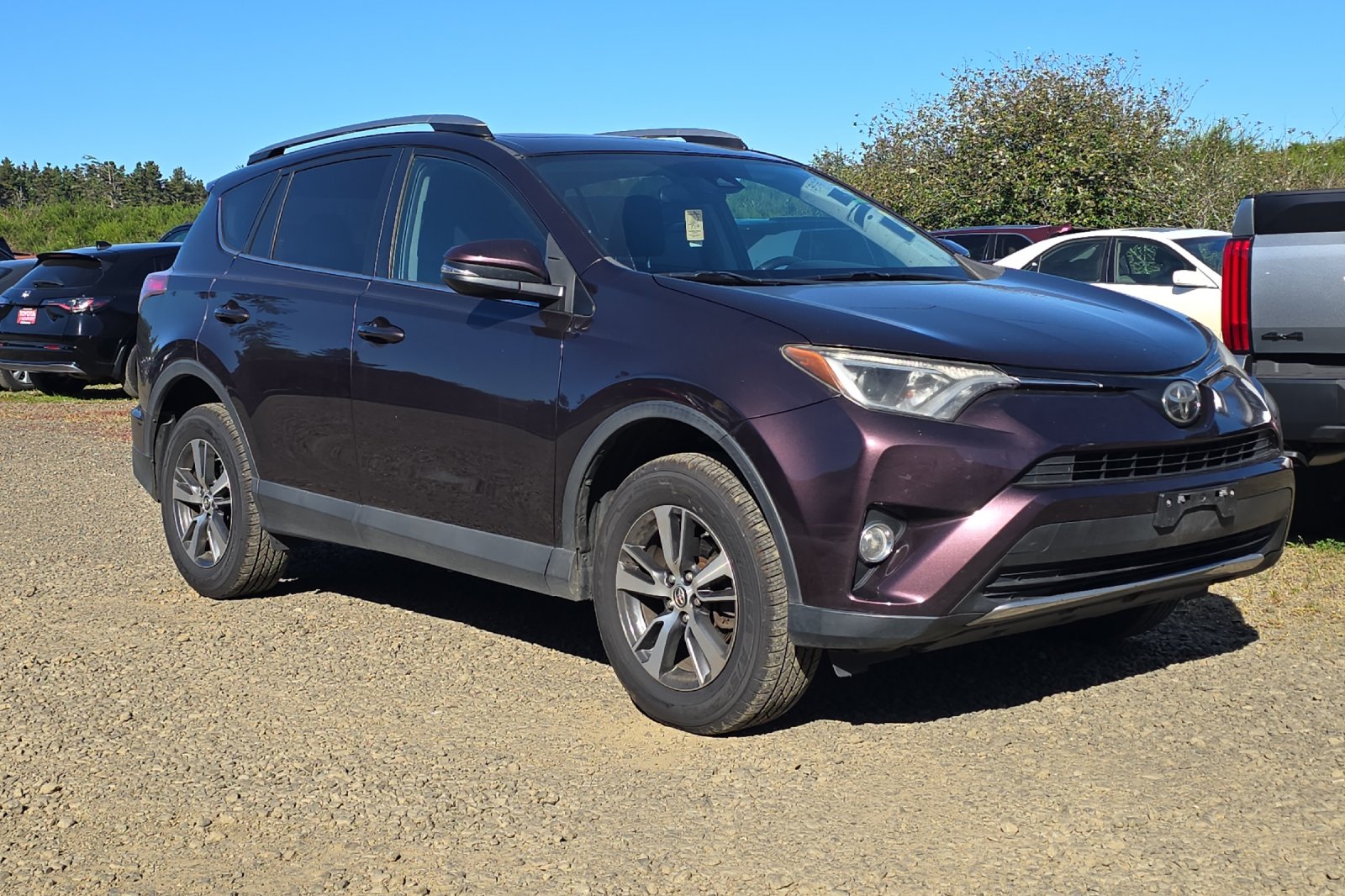 Used 2017 Black Toyota XLE image 2