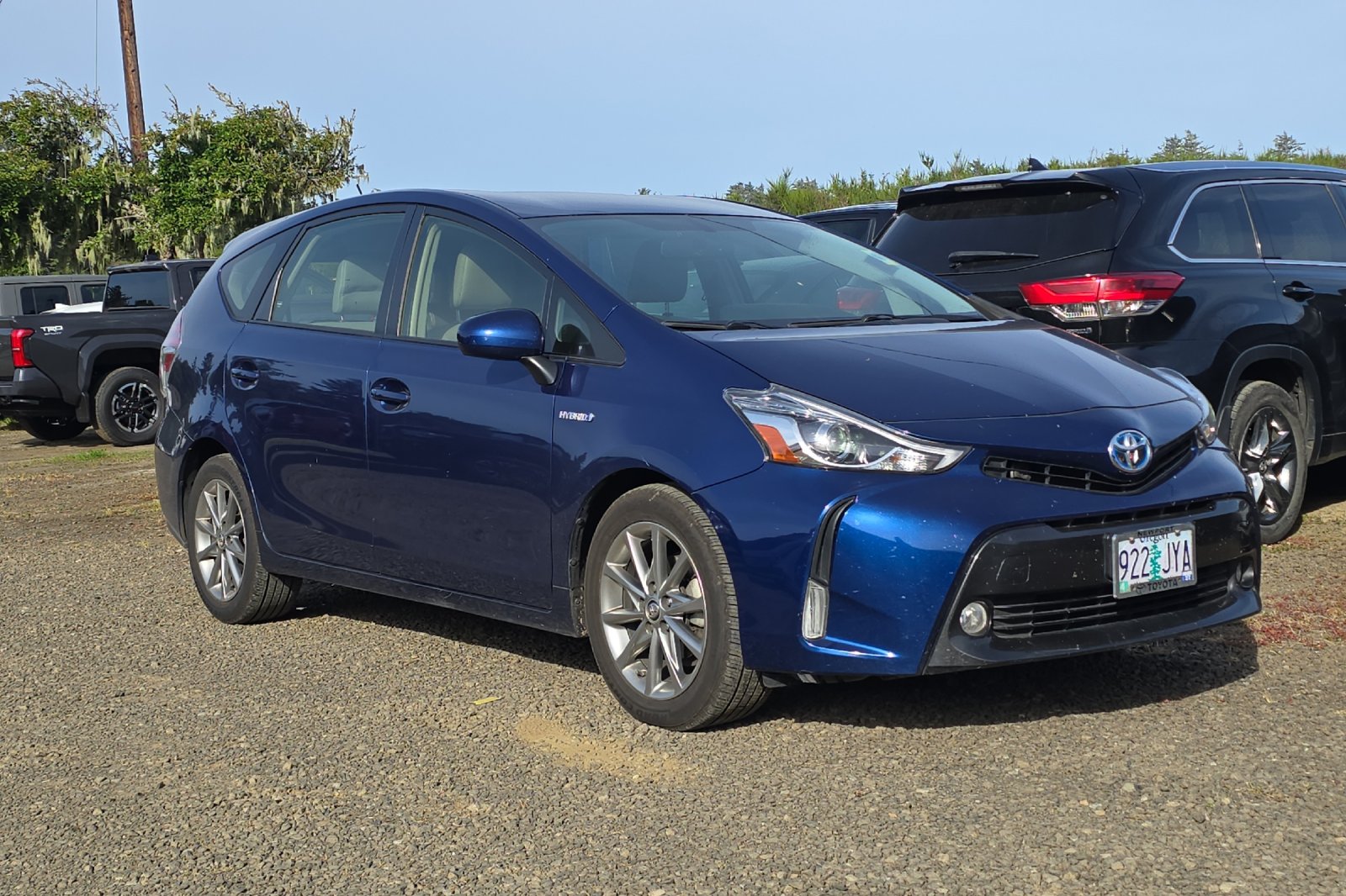 Used 2017 Blue Toyota Five image 2