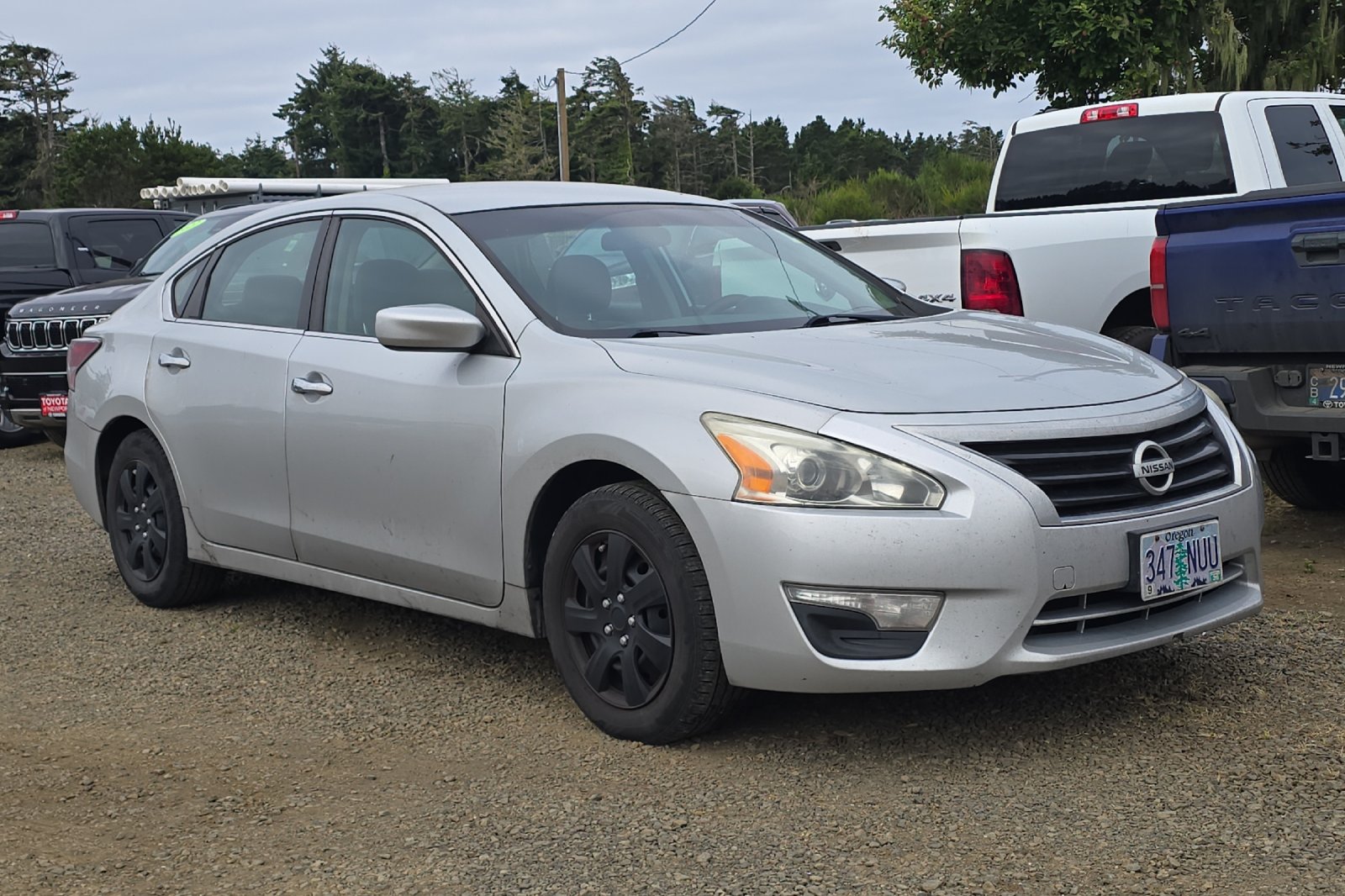 Used 2015 Silver Nissan 2.5 S image 2