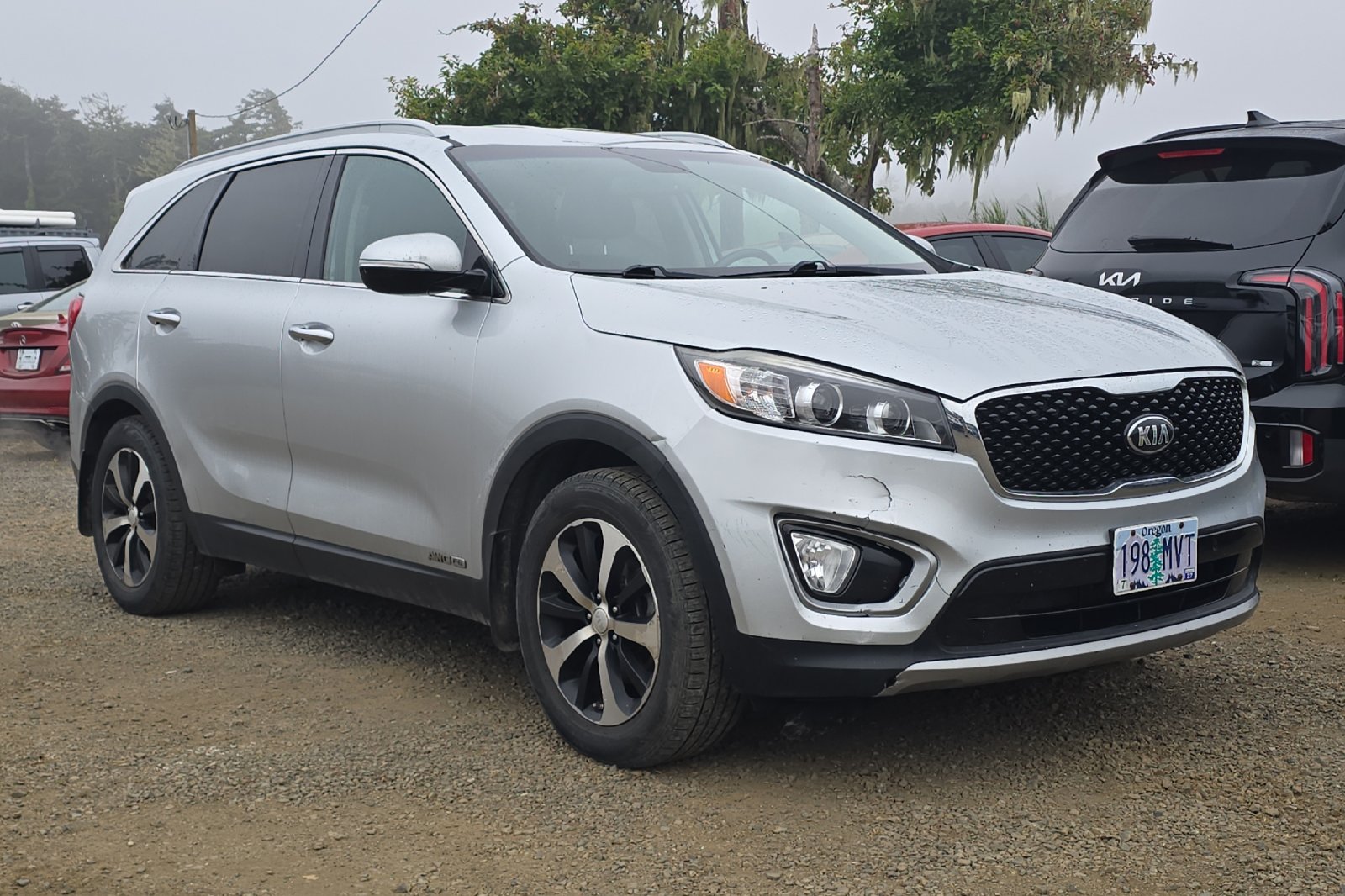 Used 2016 Kia Sorento EX with VIN 5XYPHDA59GG090682 for sale in Newport, OR