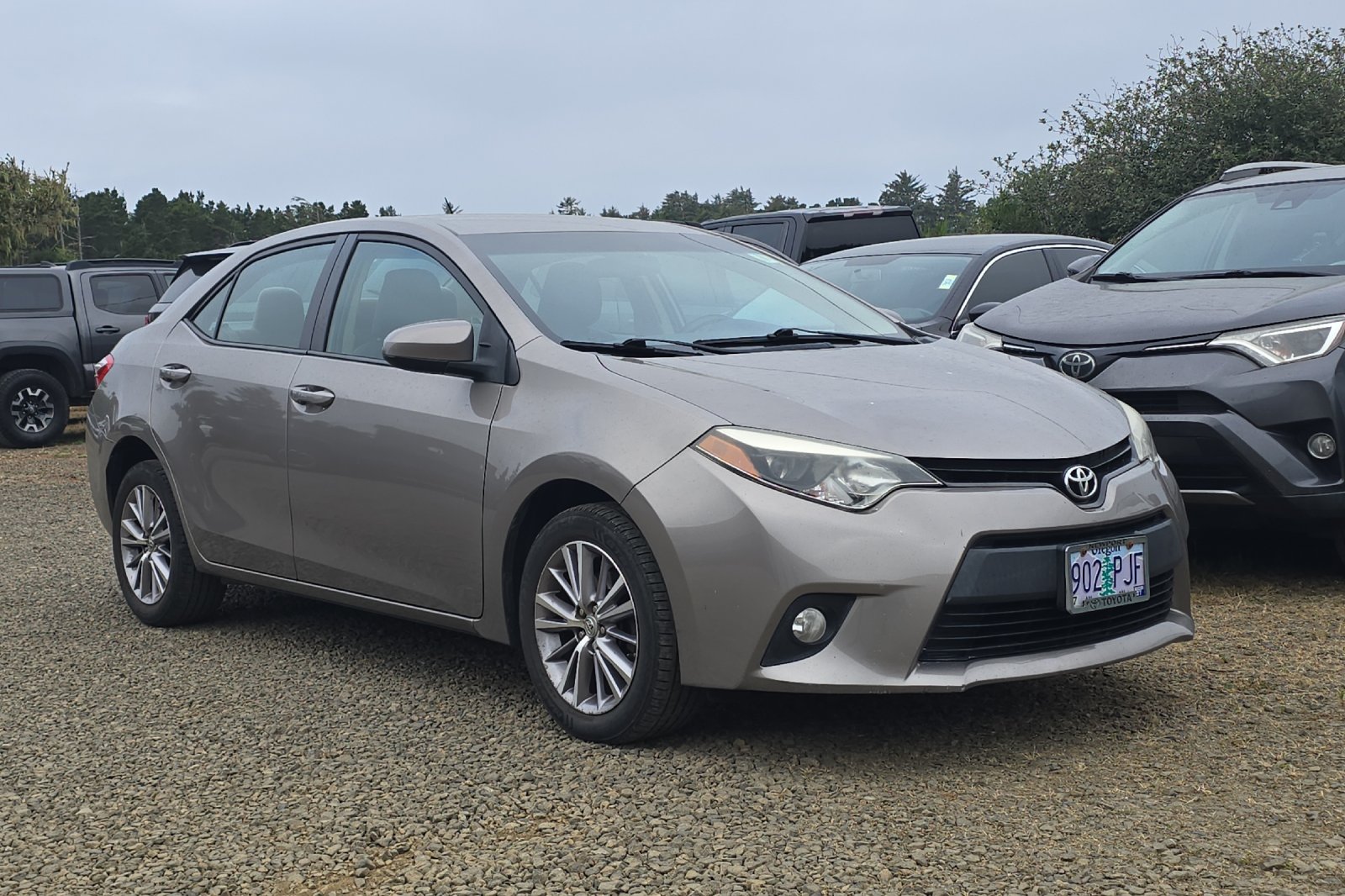 Used 2014 Toyota Corolla LE Plus with VIN 5YFBURHE3EP170612 for sale in Newport, OR