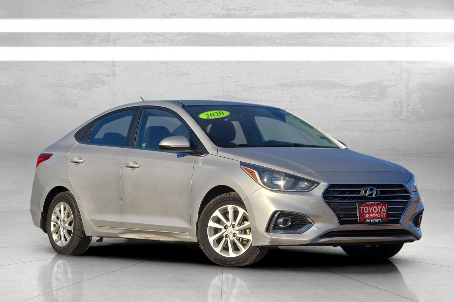 Used 2020 Silver Hyundai SEL image 2