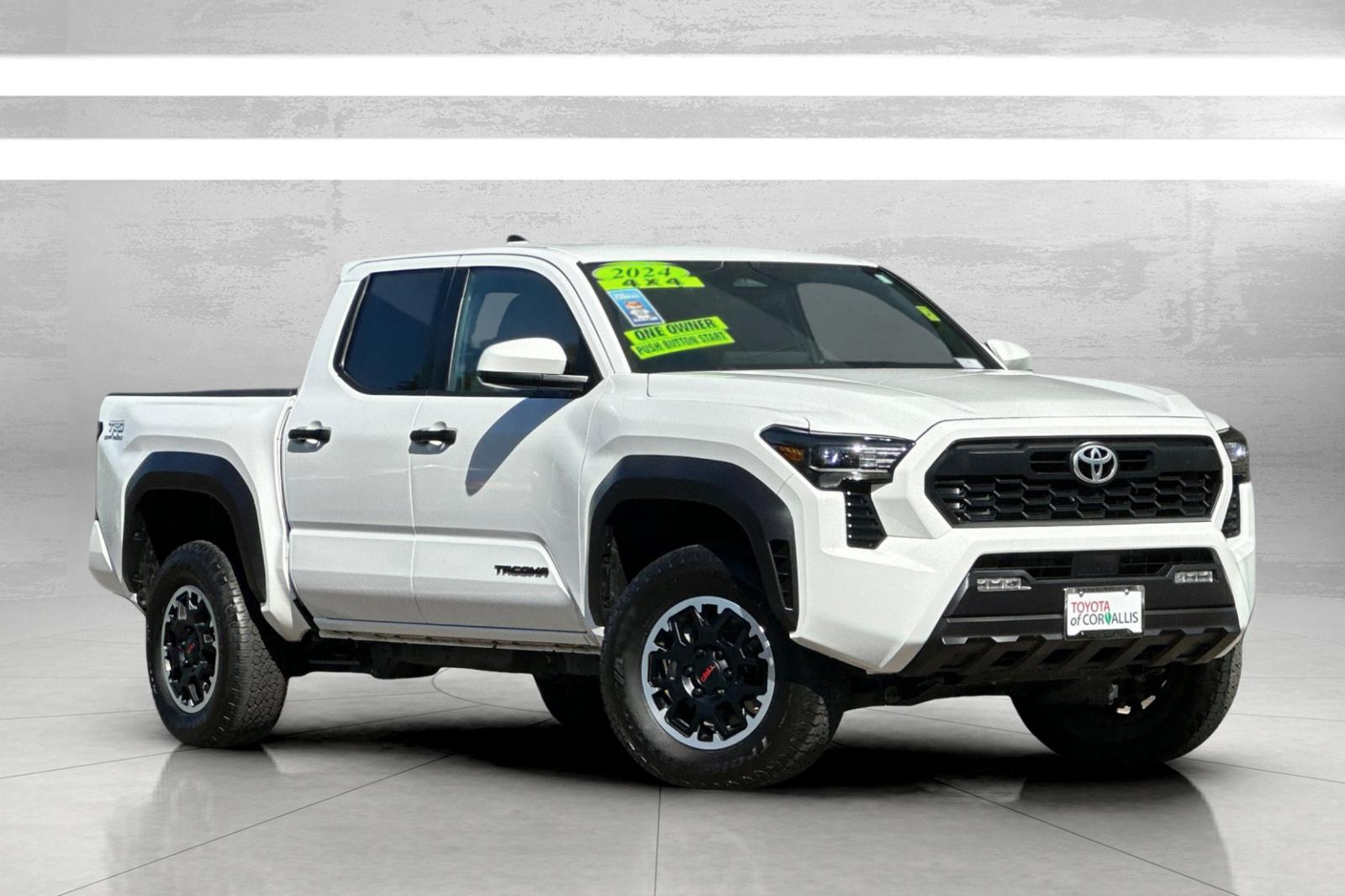 2023 トヨタ・タコマ TRD OFF ROAD　(ホワイト) Pre-Owned 2023 Toyota Tacoma TRD Off-Road 4D Double Cab in