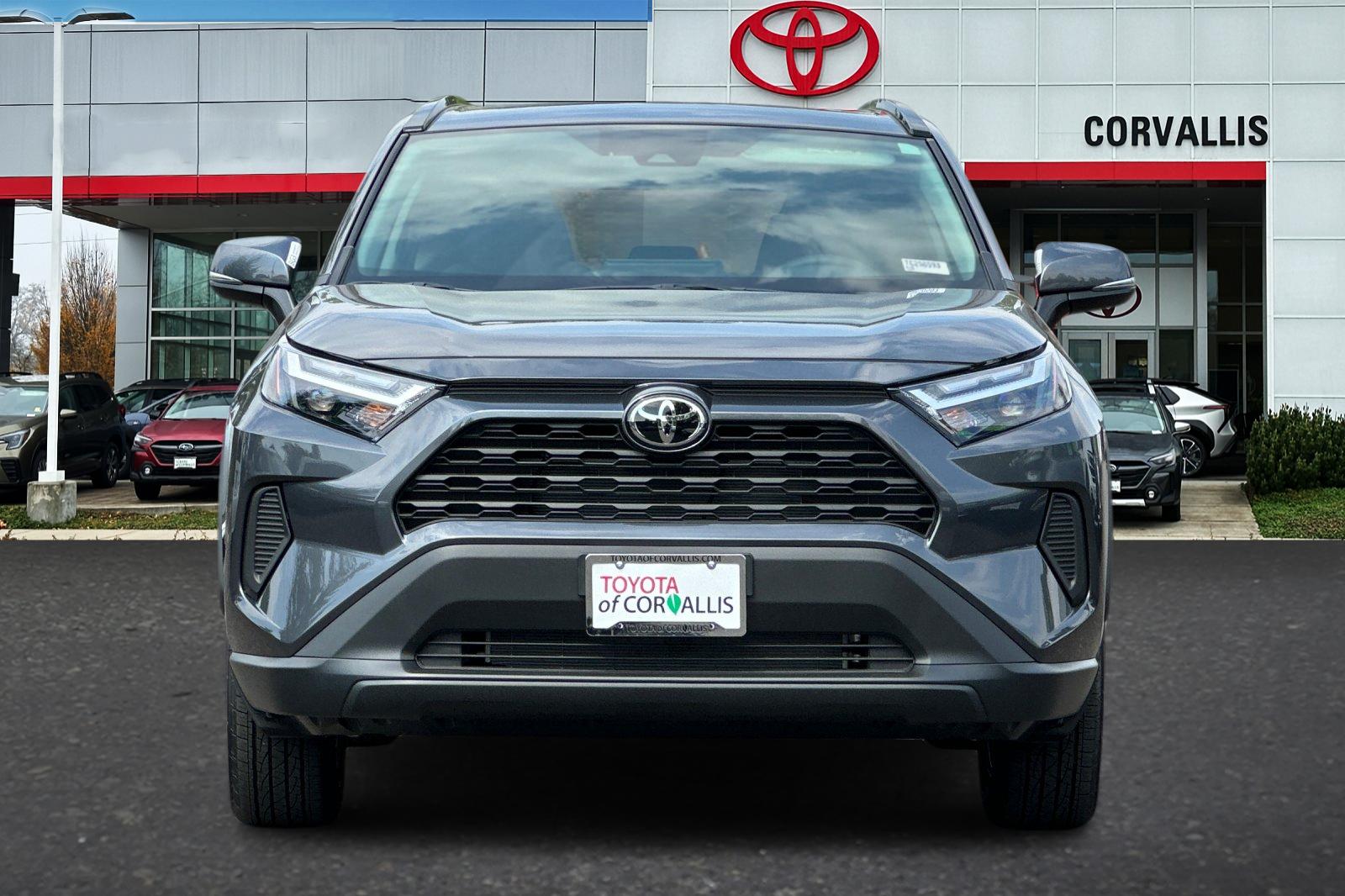 2025 Toyota RAV4 XLE photo 2