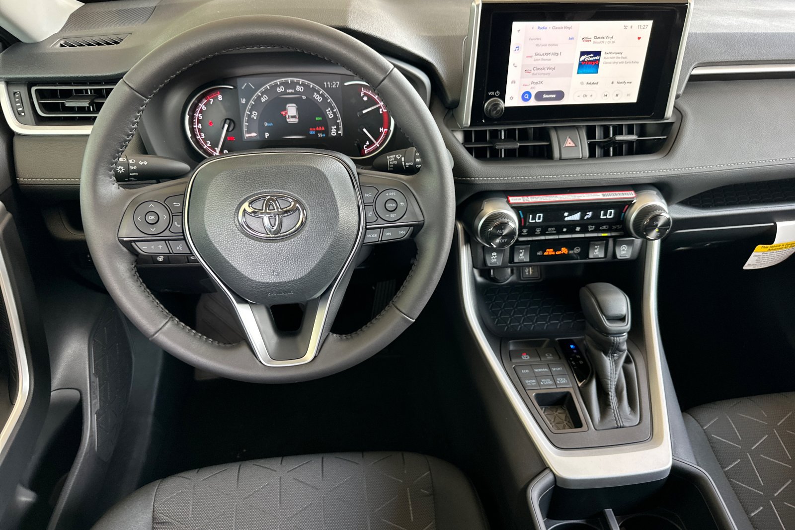 2025 Toyota RAV4 XLE photo 10