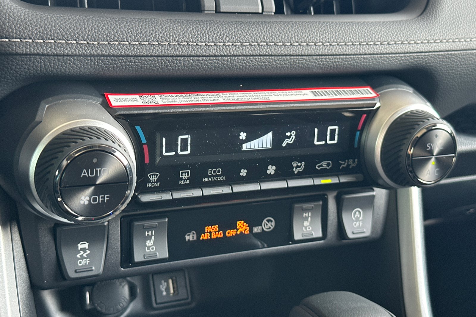 2025 Toyota RAV4 XLE photo 15