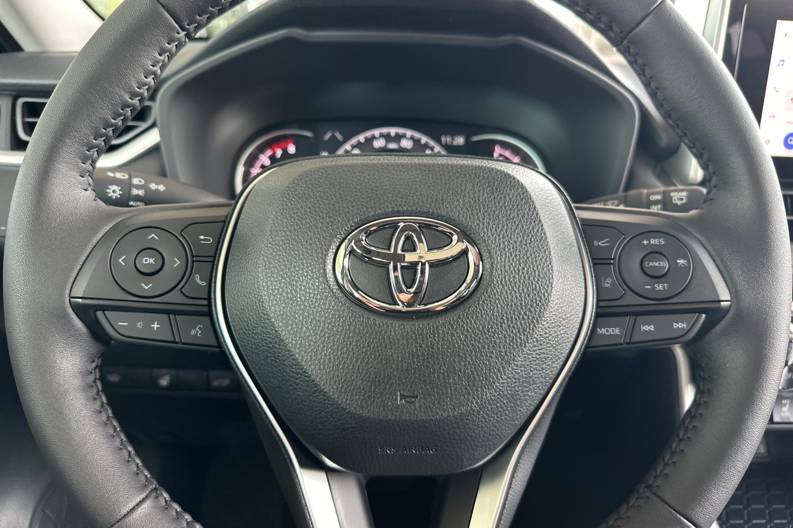2025 Toyota RAV4 XLE photo 18