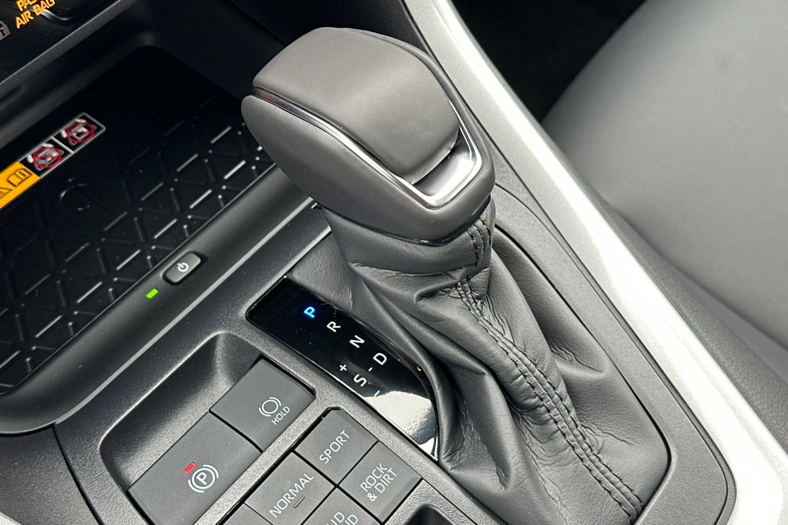 2025 Toyota RAV4 XLE Premium photo 16
