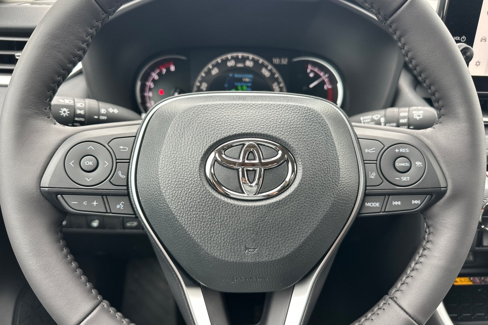 2025 Toyota RAV4 XLE Premium photo 18
