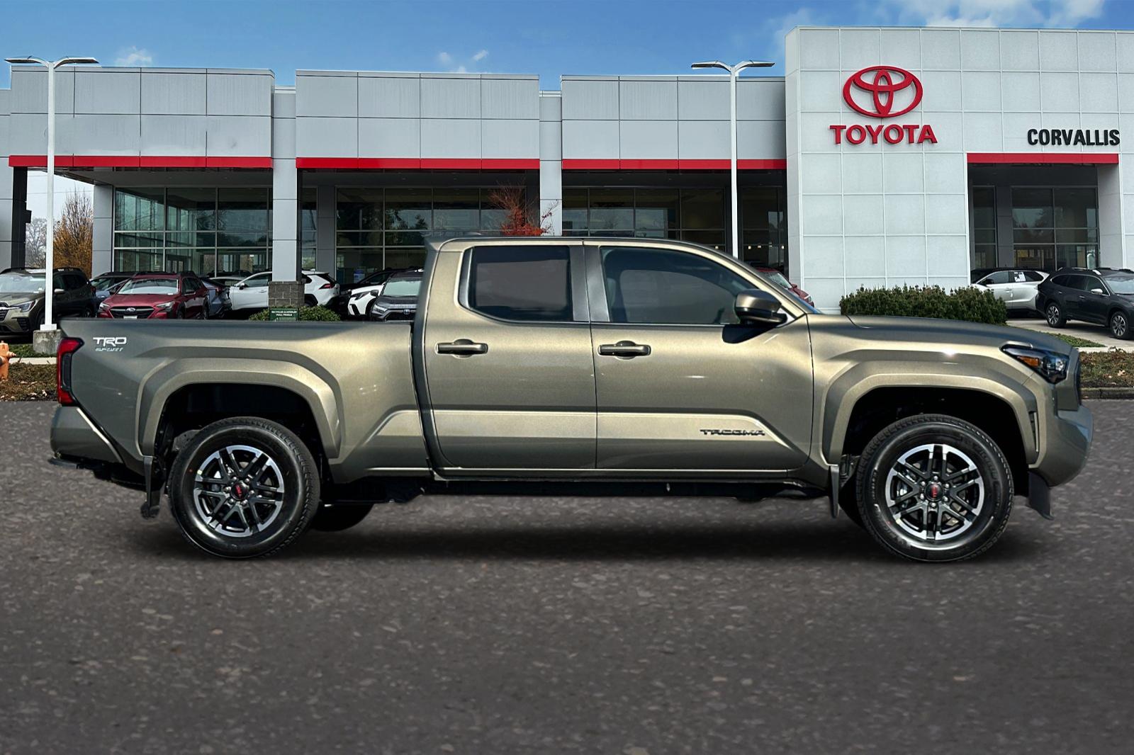 2025 Toyota Tacoma TRD Sport Double Cab photo 3