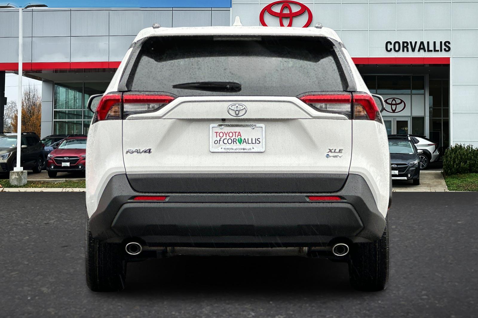 2025 Toyota RAV4 Hybrid XLE photo 5