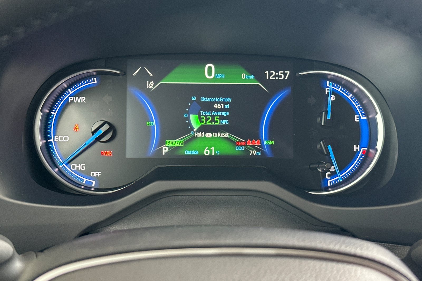 2025 Toyota RAV4 Hybrid XLE photo 18