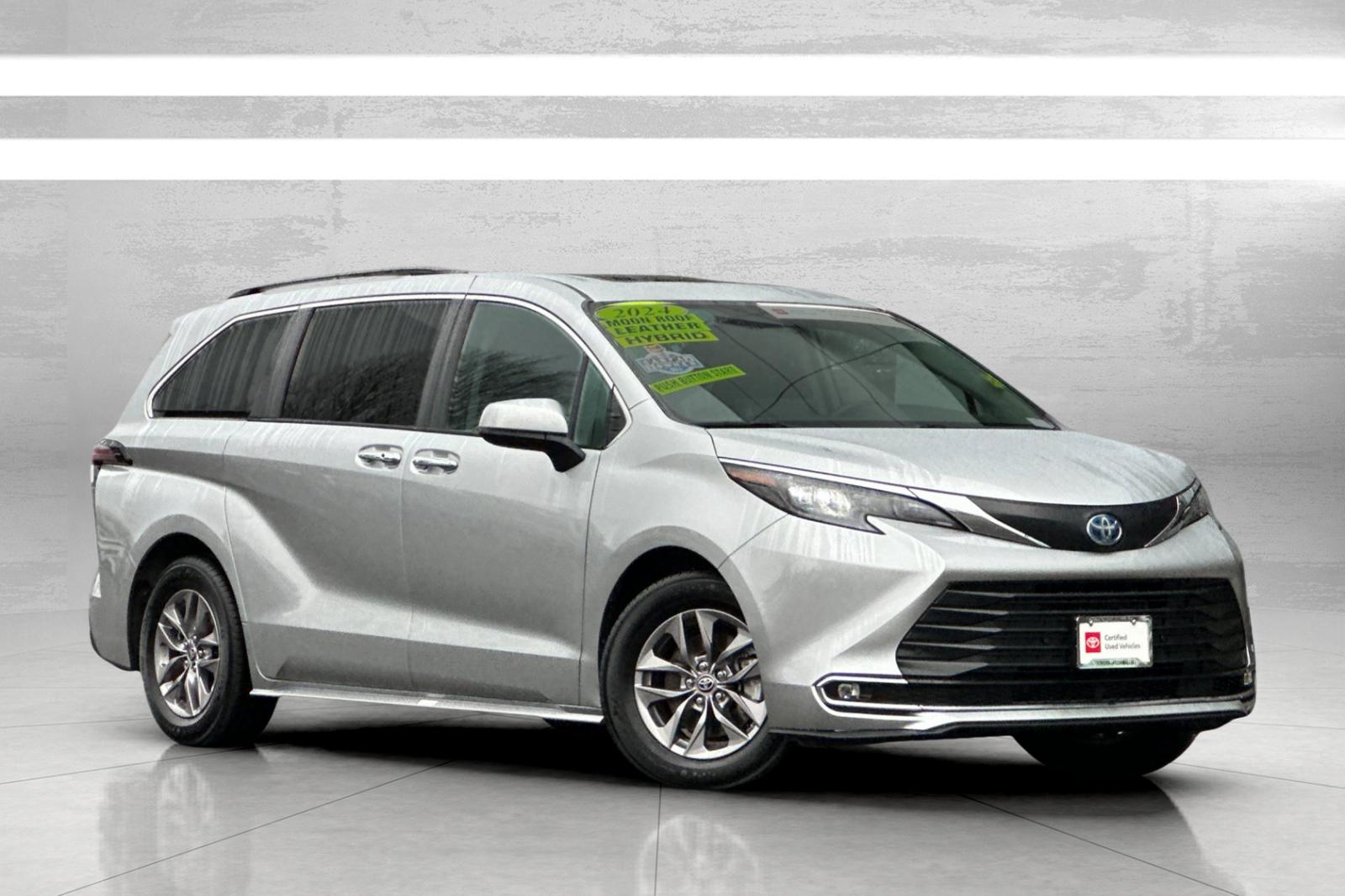 2024 Toyota Sienna XLE's photo