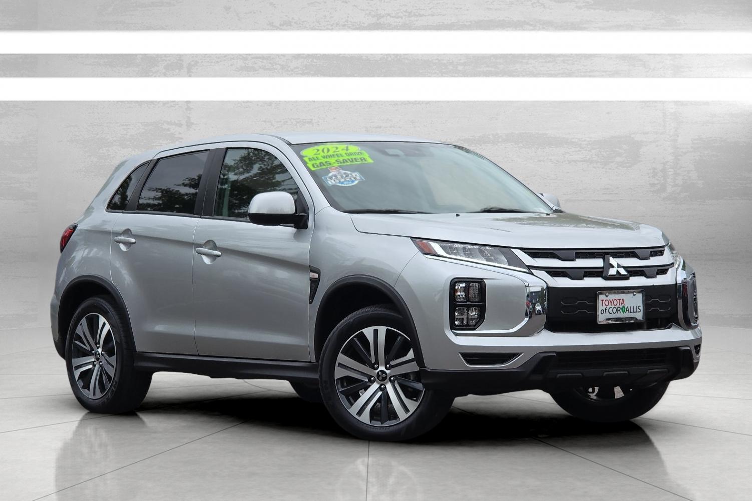 Used 2024 Alloy Silver Metallic Mitsubishi 2.0 ES image 2