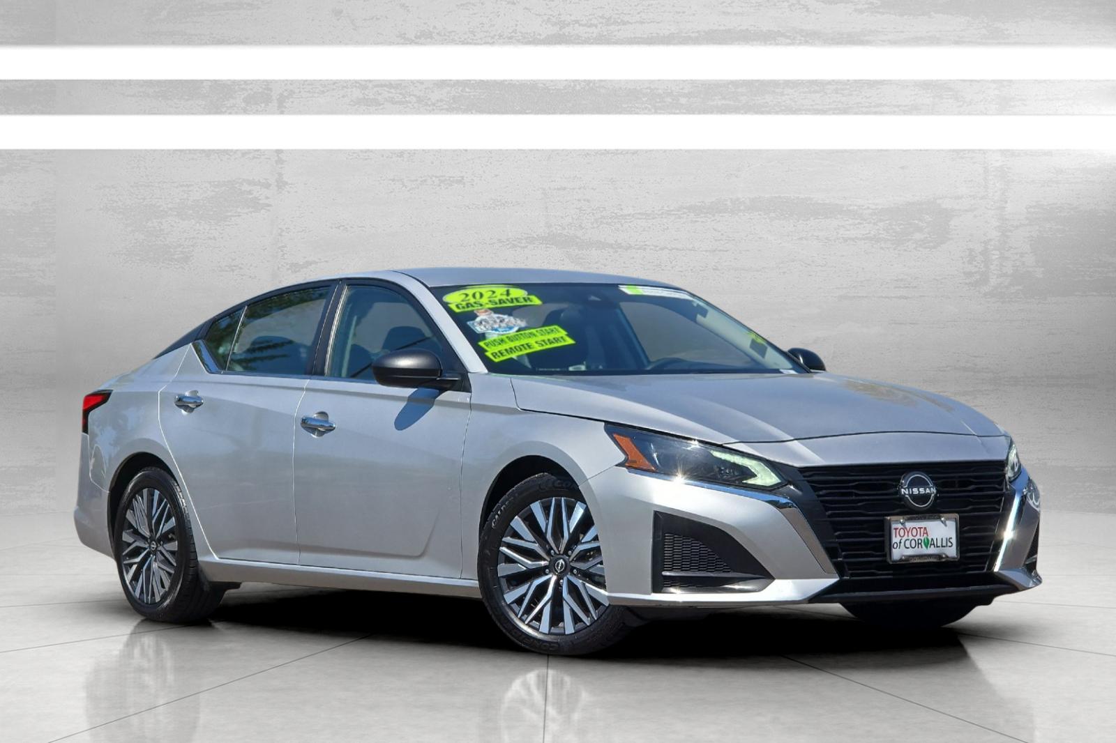 Used 2024 Silver Nissan 2.5 SV image 2