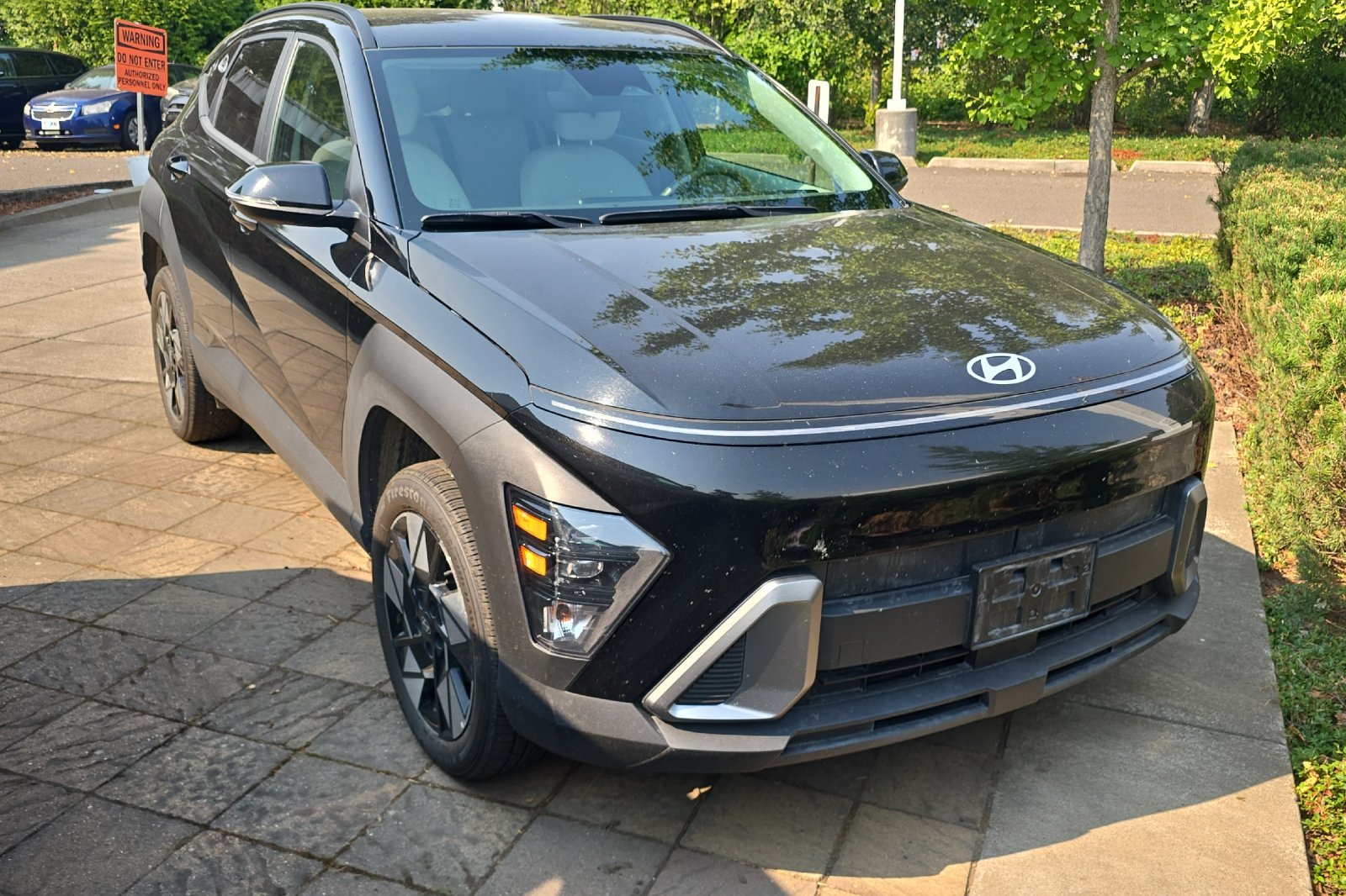 Used 2025 Abyss Black Pearl Hyundai SEL image 2