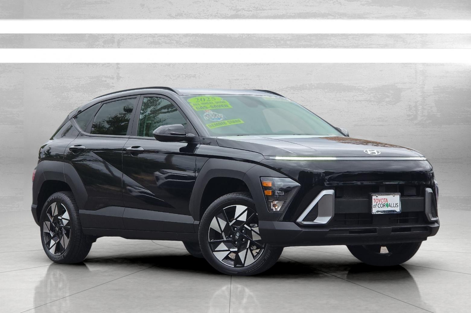 Used 2025 Black Hyundai SEL image 2