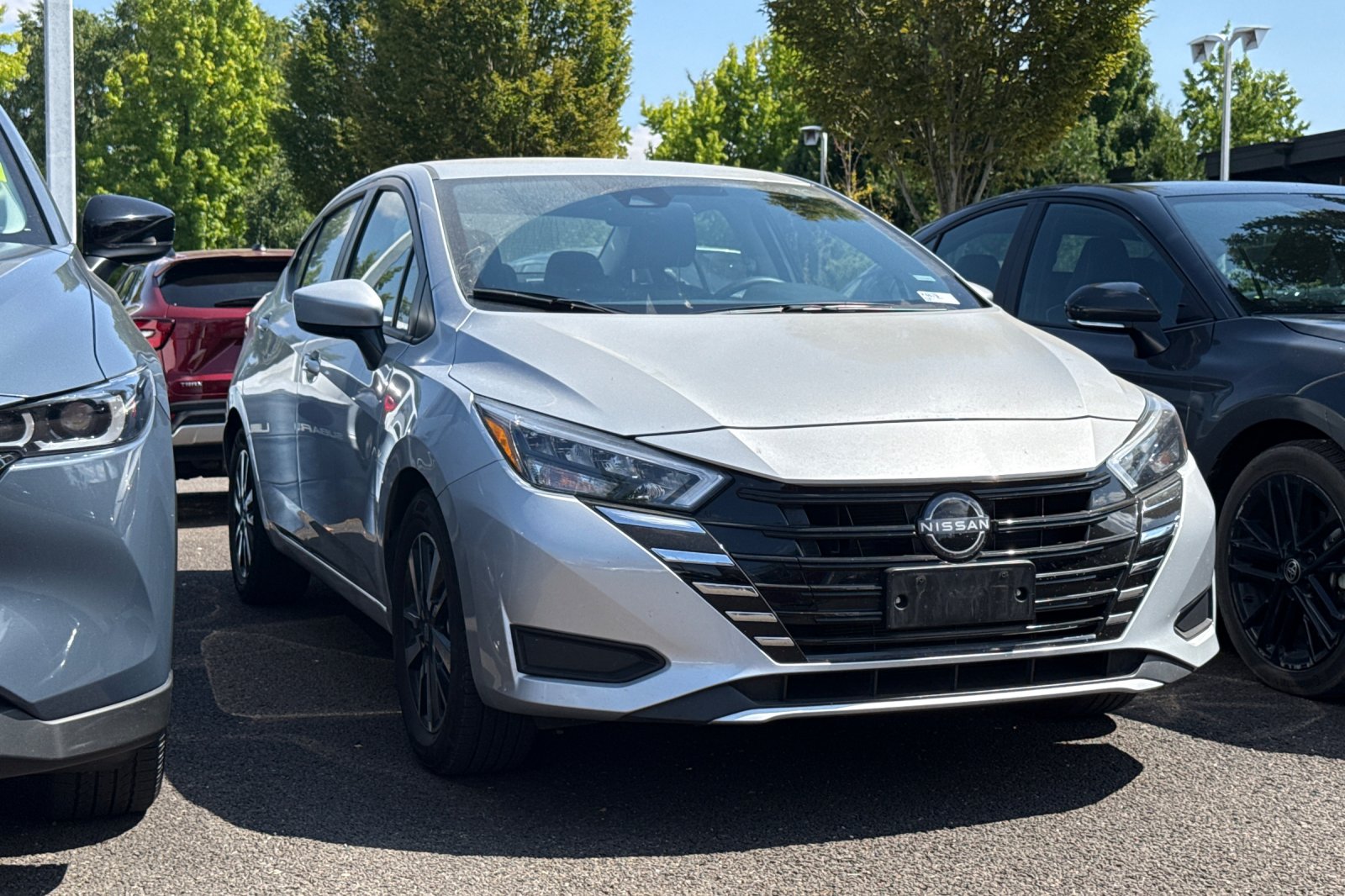 Used 2025 Silver Nissan 1.6 SV image 2