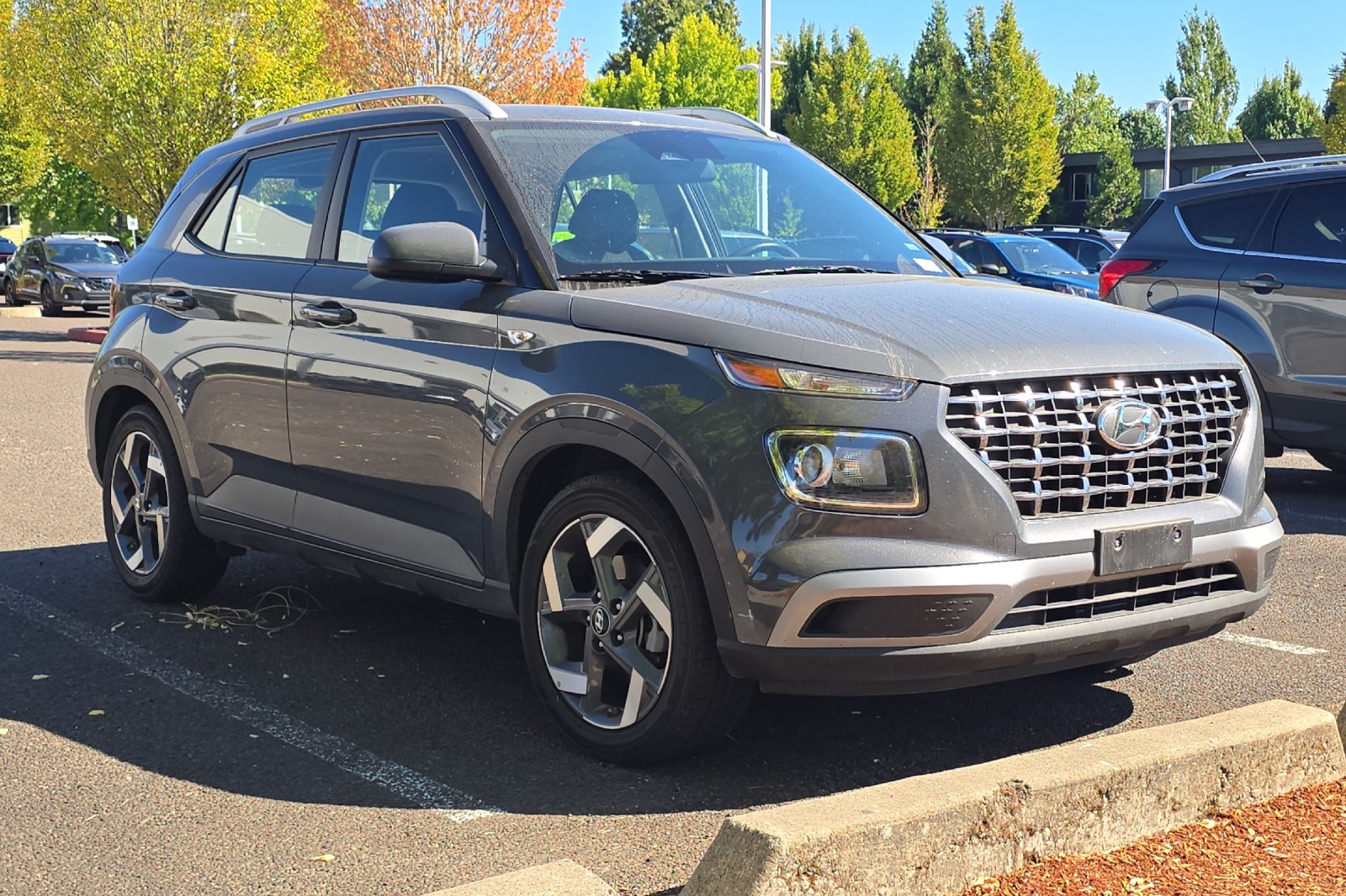 Used 2025 Gray Hyundai SEL image 2