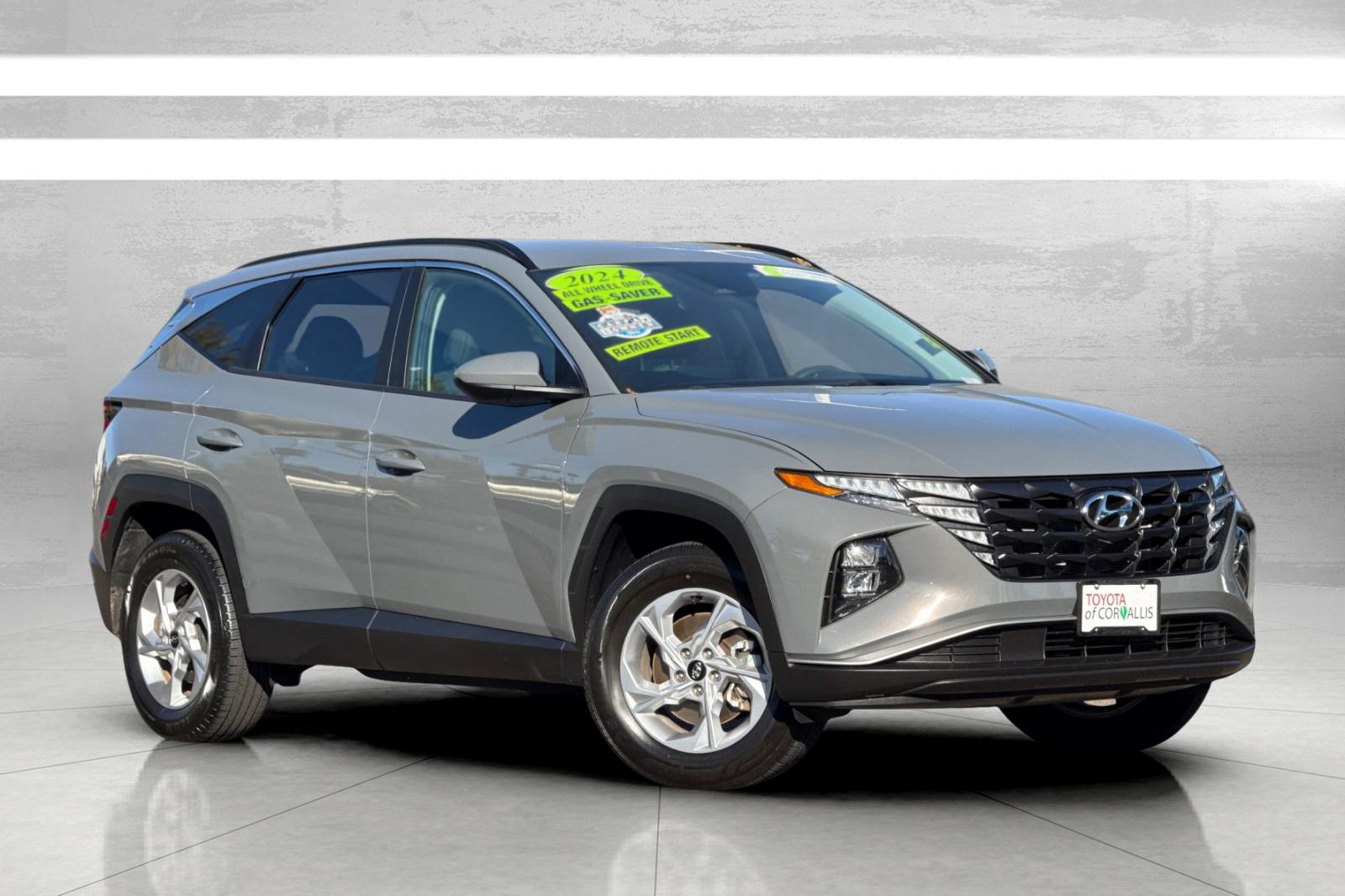 Used 2024 Gray Hyundai SEL image 2