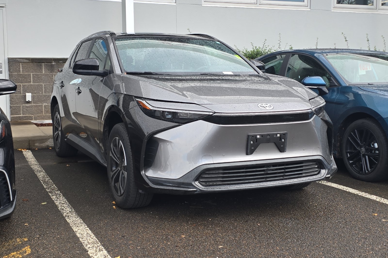 Certified Used 2023  Toyota XLE image 2