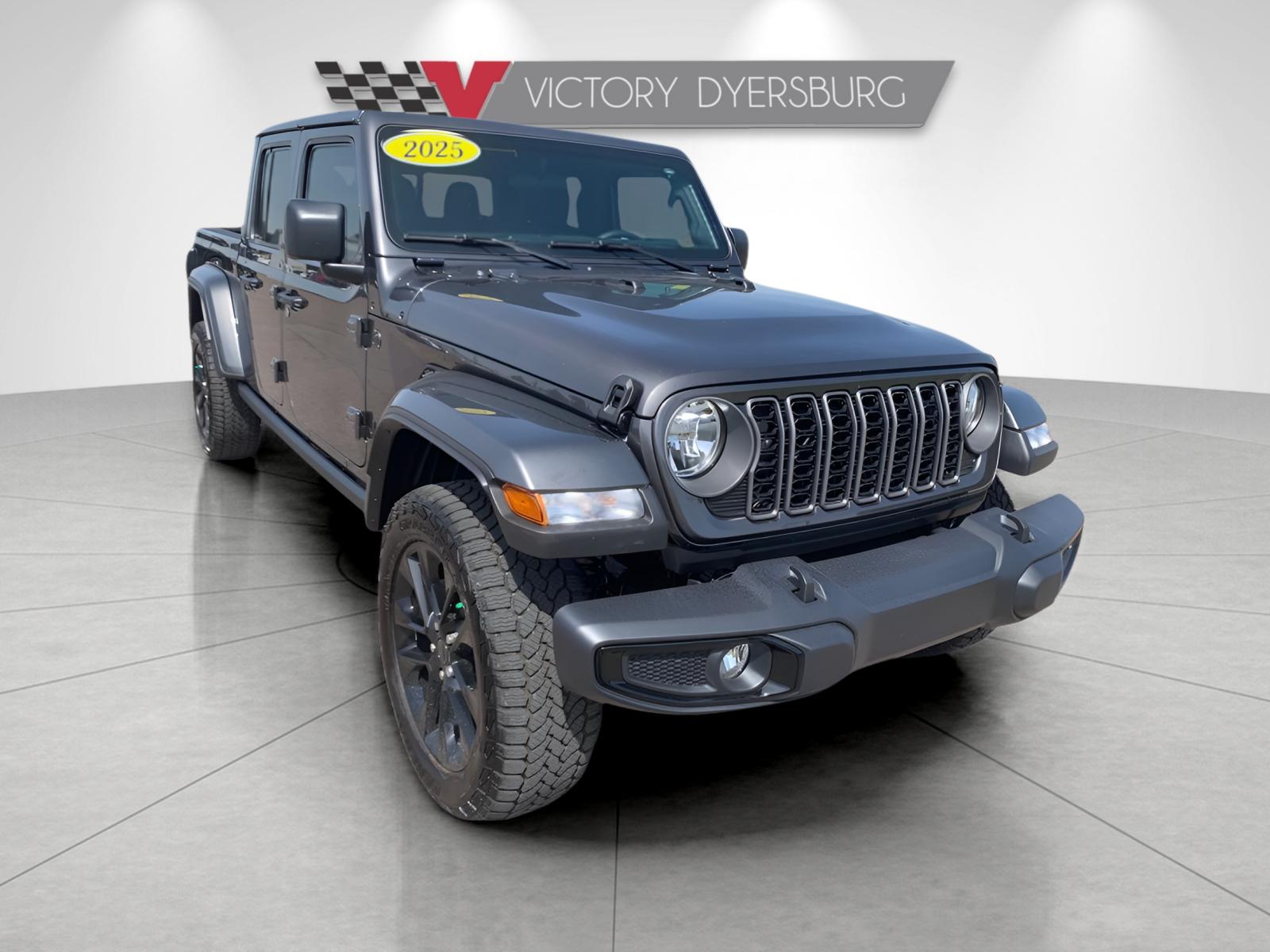 2025 Jeep Gladiator Nighthawk's photo