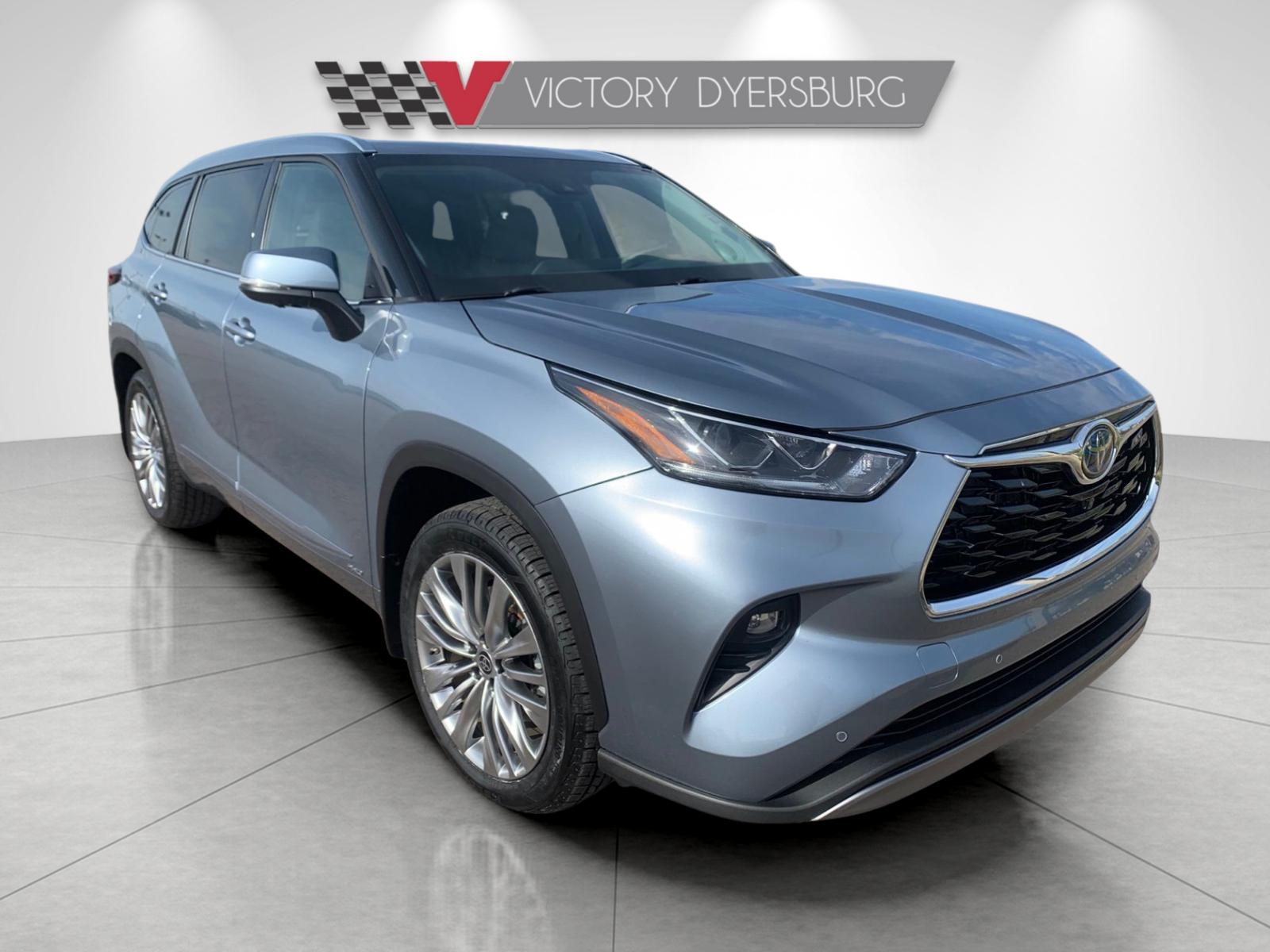 2024 Toyota Highlander Platinum's photo