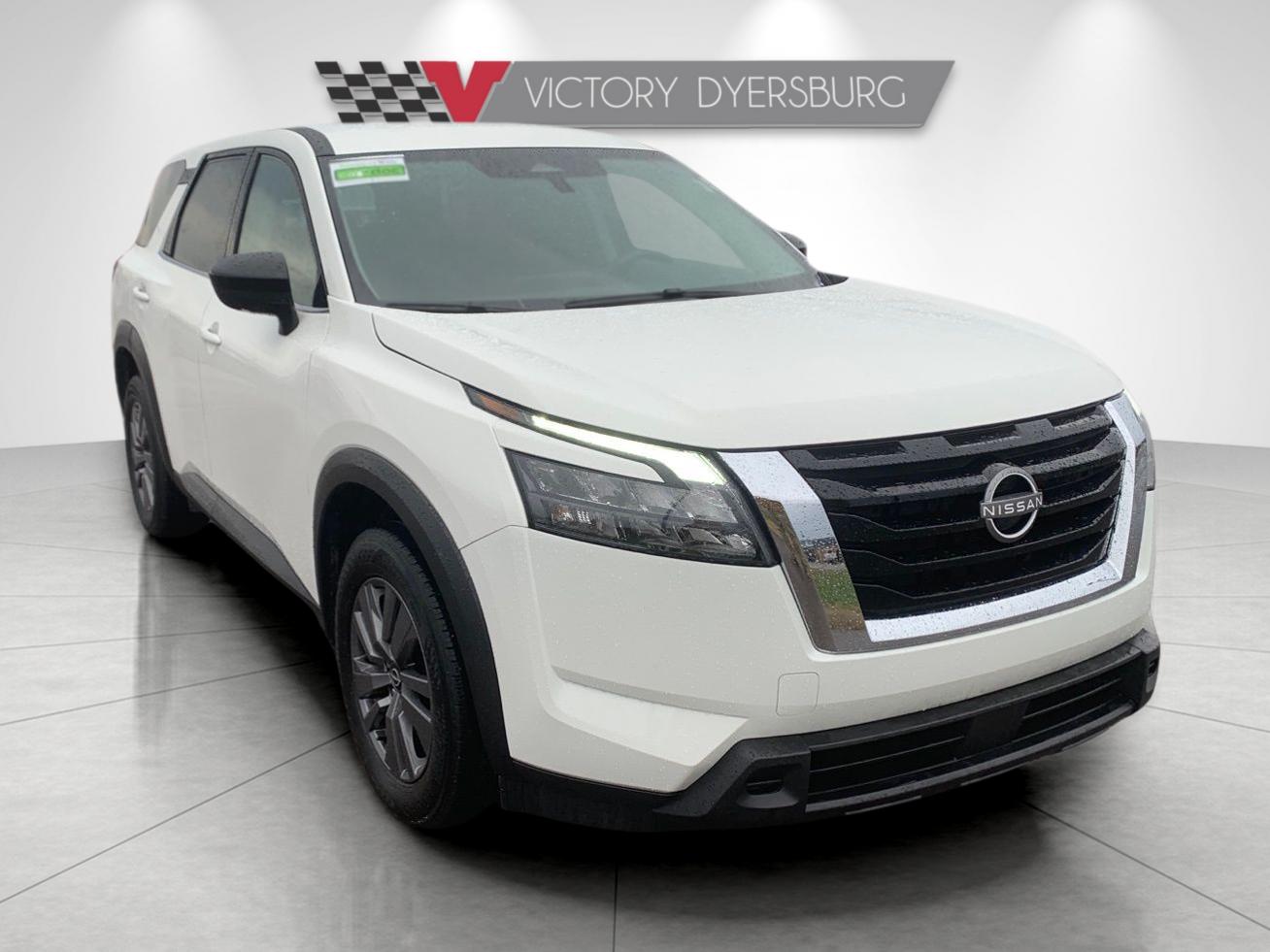 2025 Nissan Pathfinder S's photo