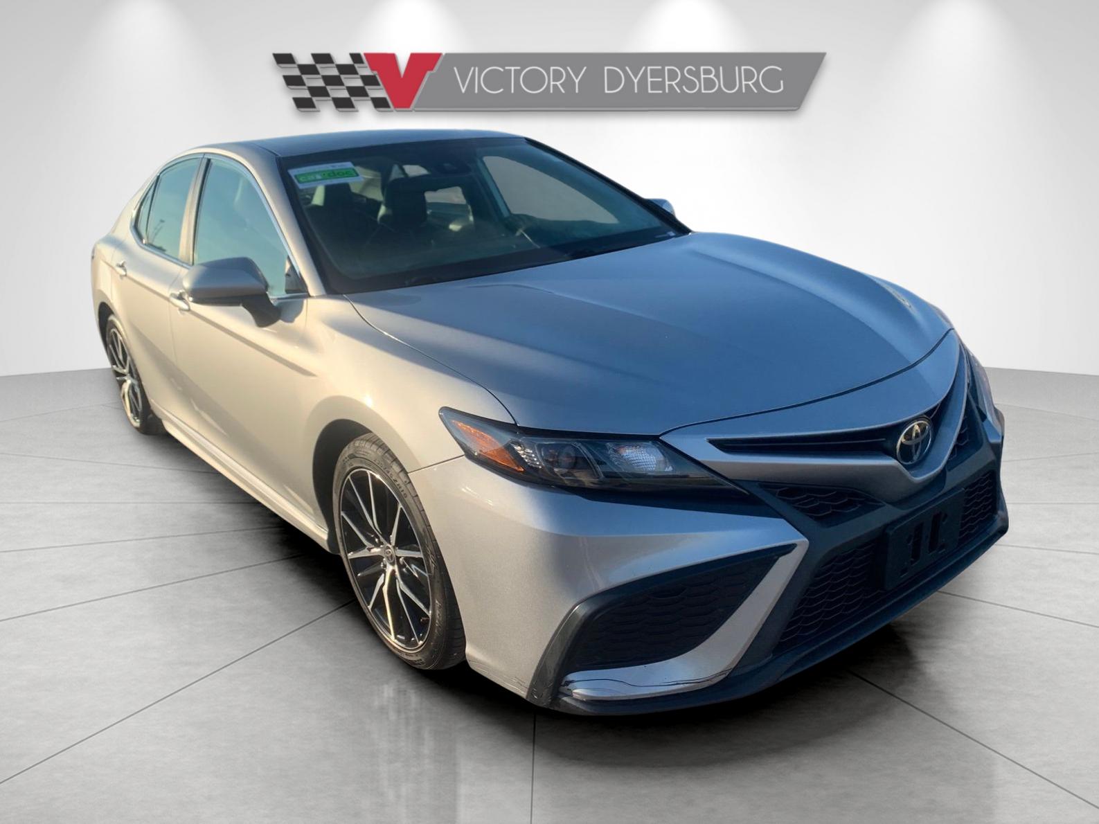 2021 Toyota Camry SE's photo