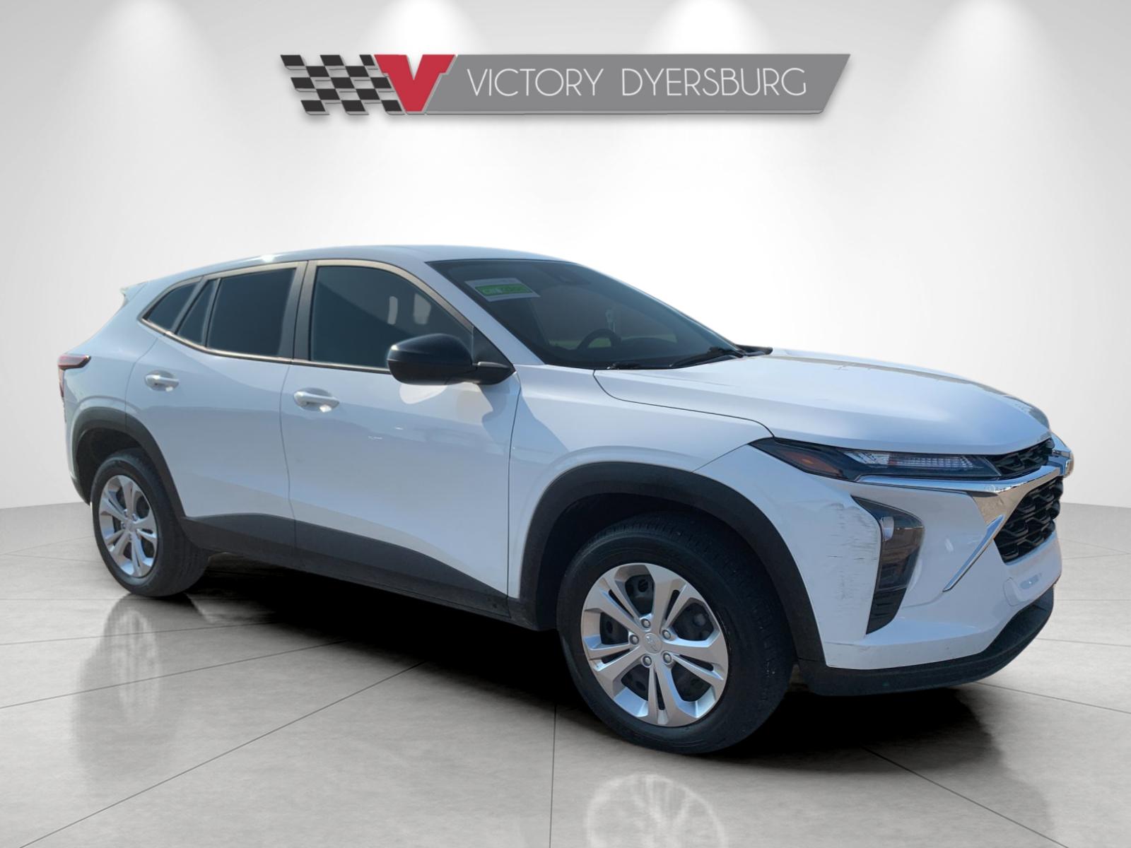 Used 2024 White Chevrolet LS image 2
