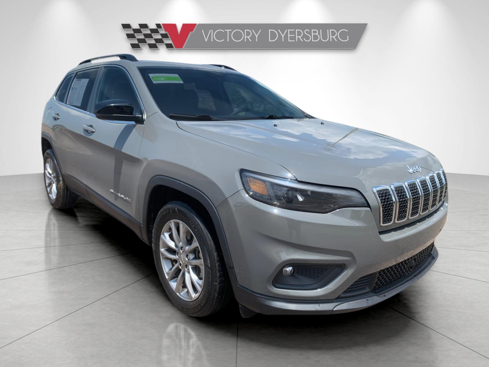 Used 2022 Gray Jeep Latitude Lux image 2
